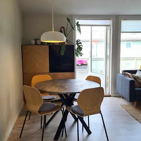 Modern One-bedroom With Balcony Διαμέρισμα